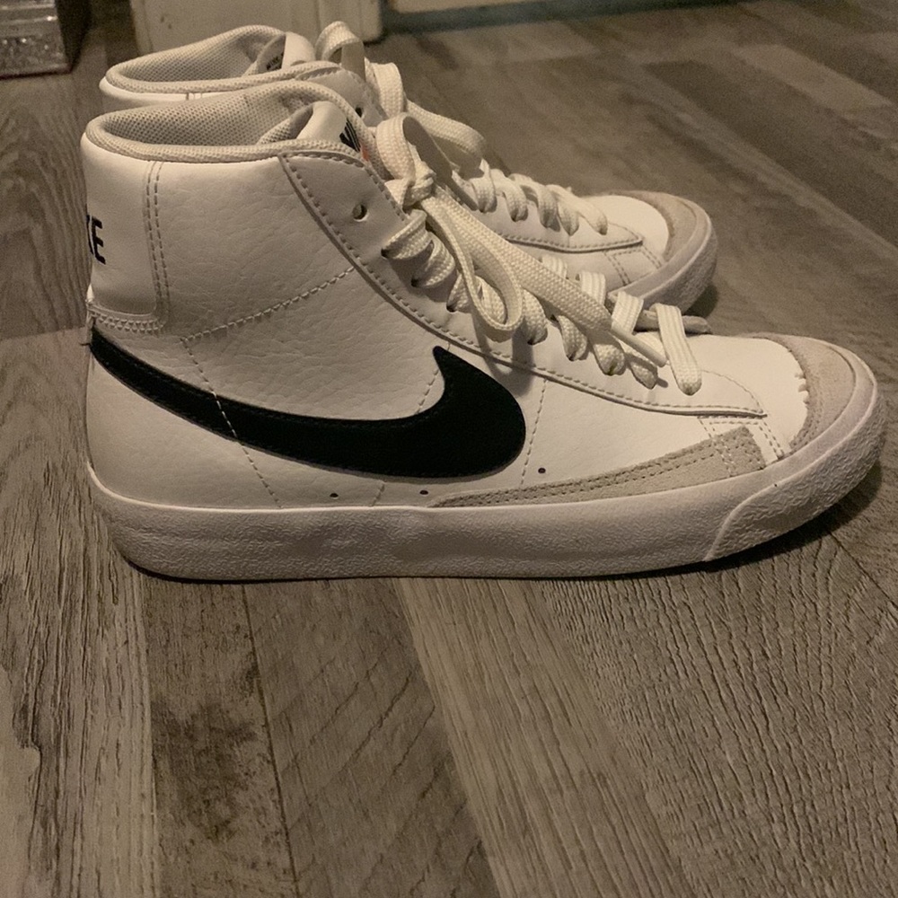 nike blazers size 4y